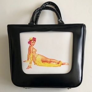 Glamourpuss Pin-up Girl Bucket Bag